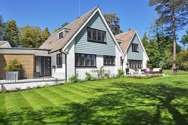Comment améliorer votre maison pour une évaluation immobilière réussie grâce au home staging